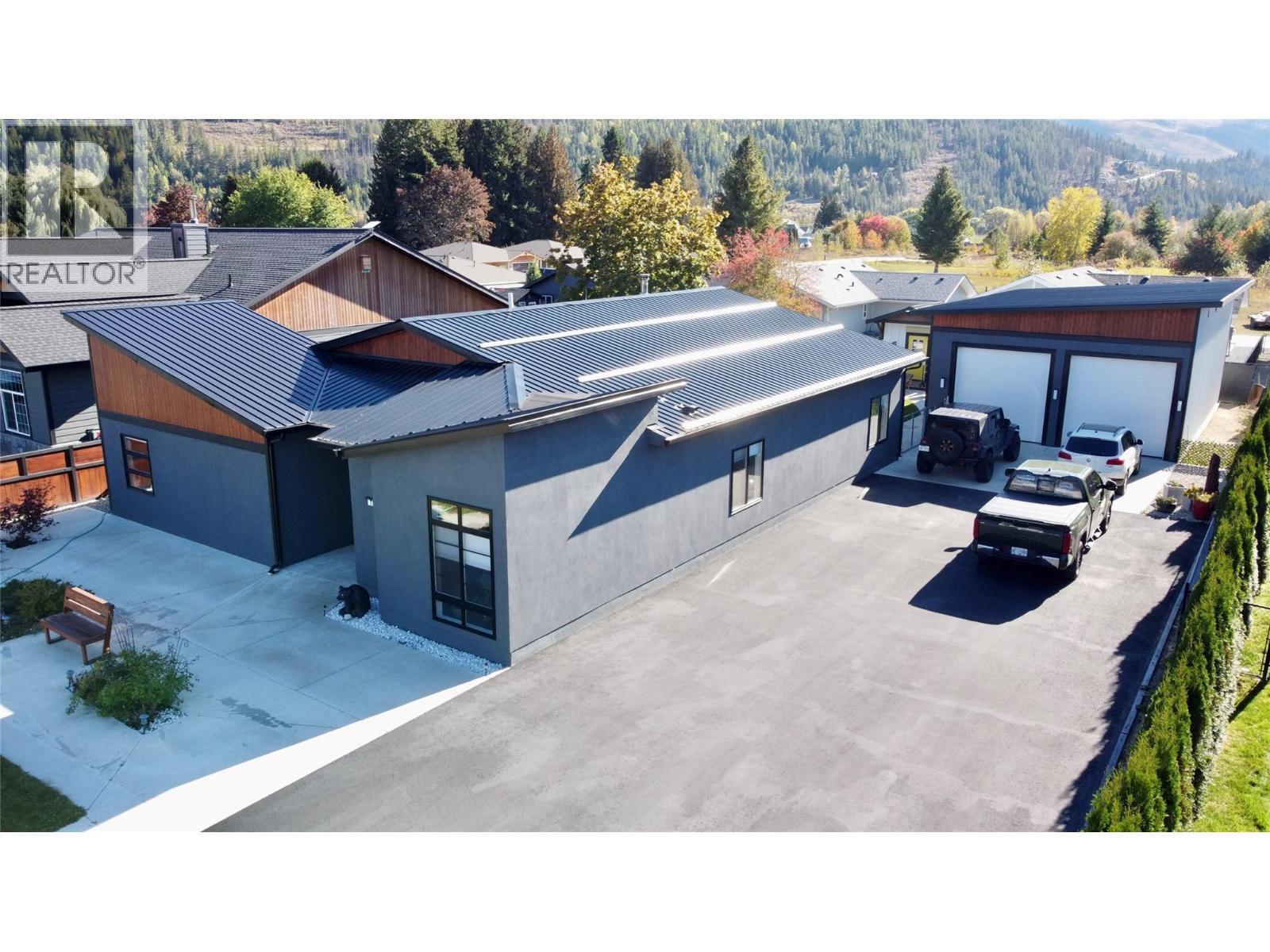  731 Parksville Street, Sicamous