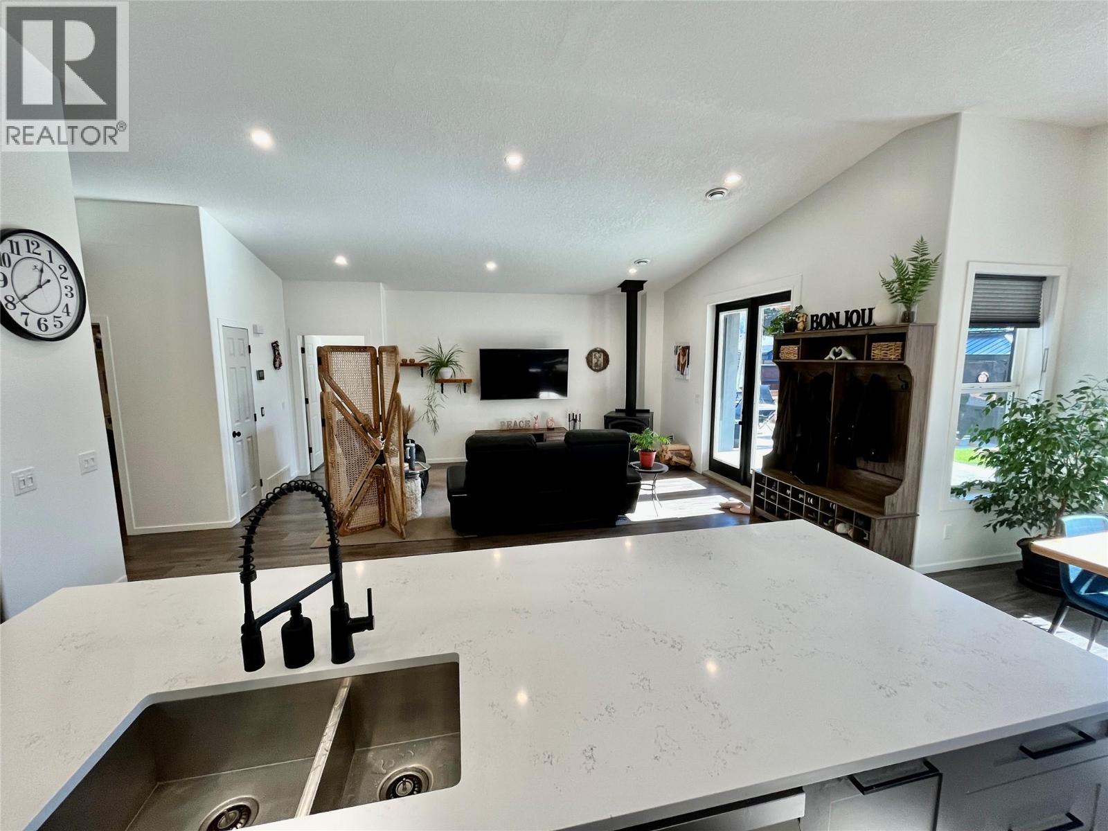  731 Parksville Street, Sicamous