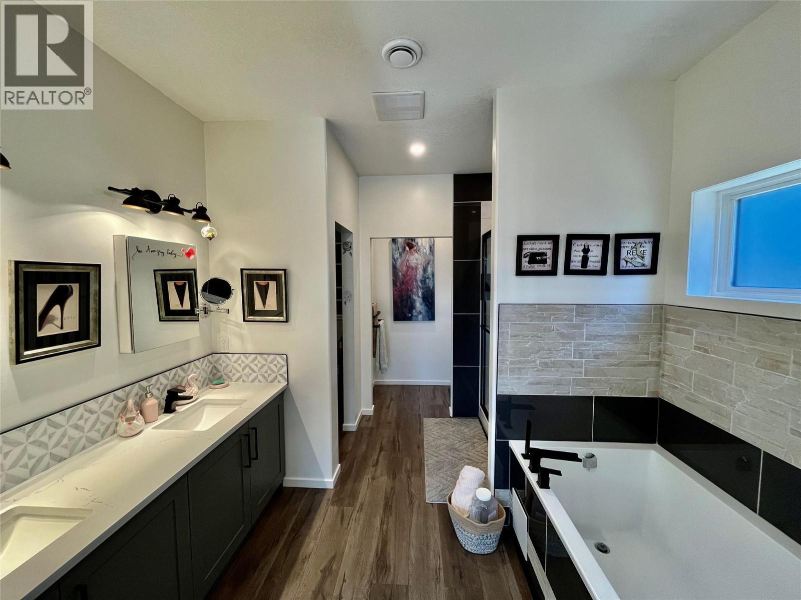  731 Parksville Street, Sicamous