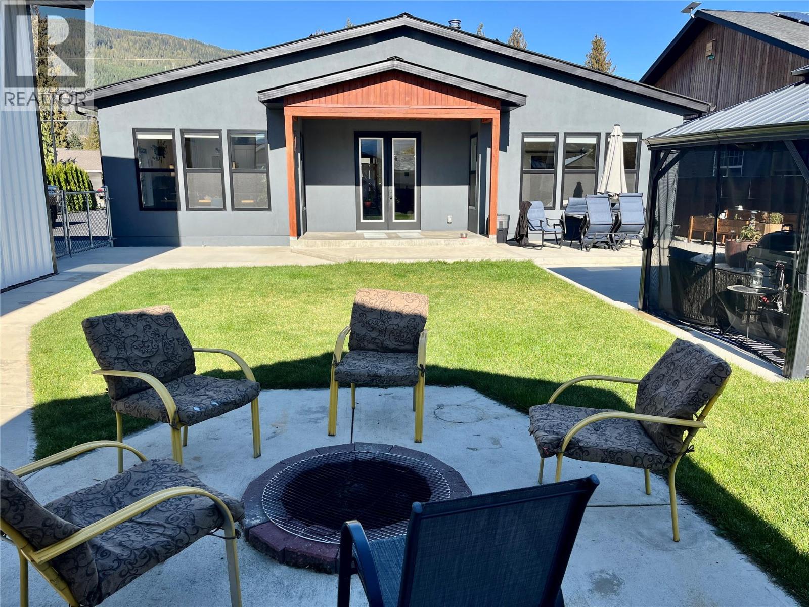  731 Parksville Street, Sicamous