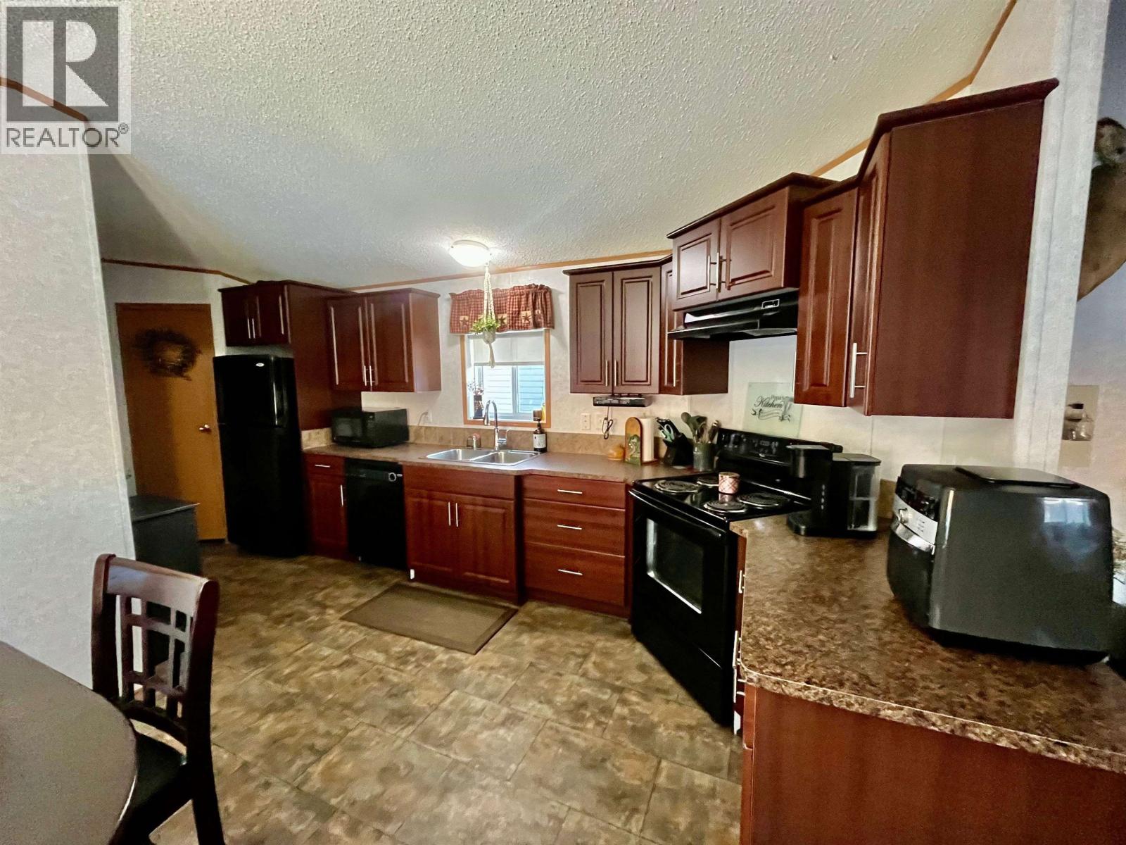 8112 85A AVENUE, Fort St. John