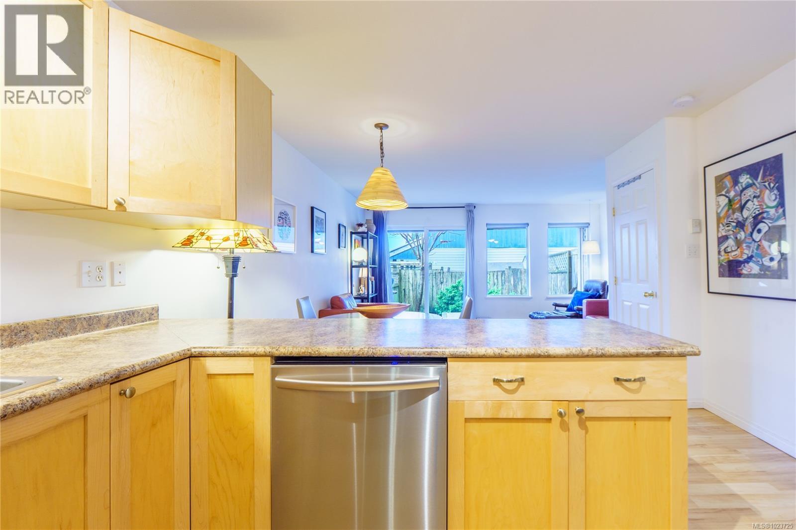 2 1553 Larch Rd, Ucluelet