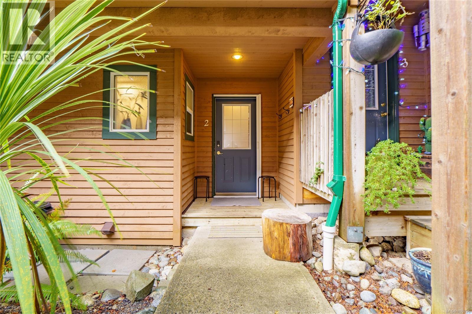 2 1553 Larch Rd, Ucluelet