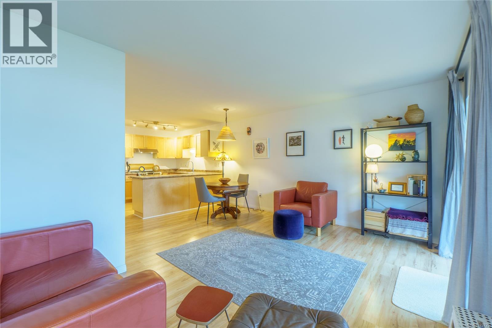 2 1553 Larch Rd, Ucluelet