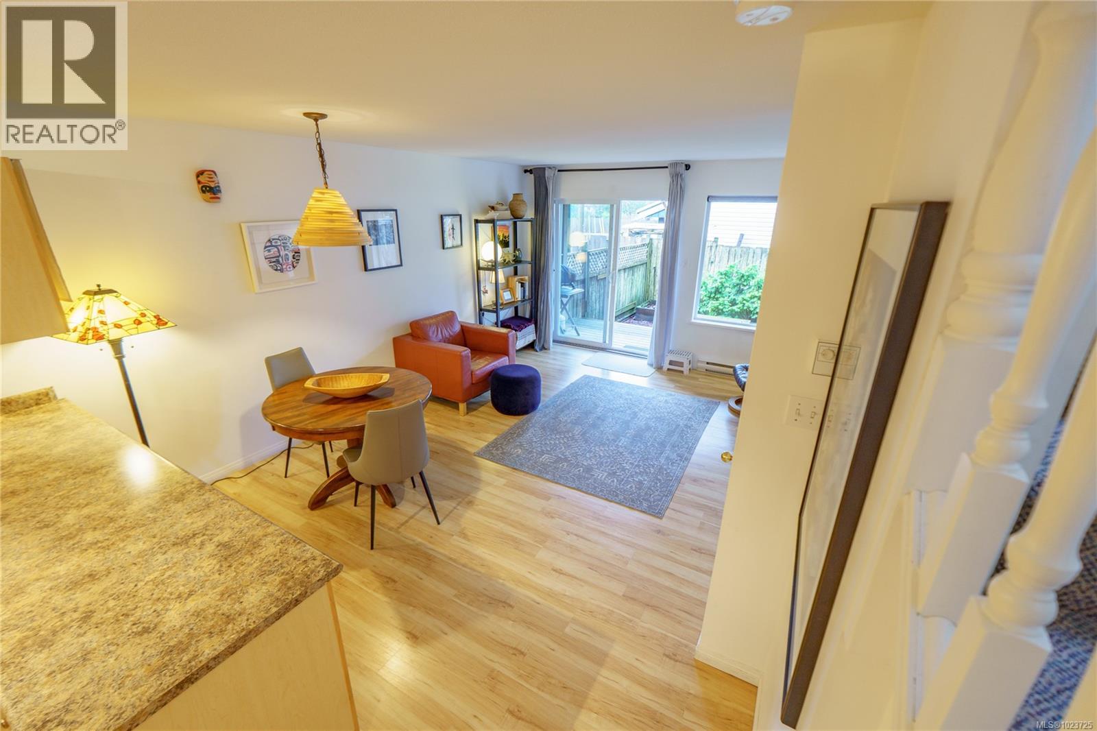 2 1553 Larch Rd, Ucluelet