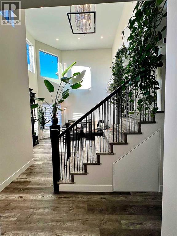 Single Family House for Sale in  Scurfield Drive NW Scenic Acres Calgary 