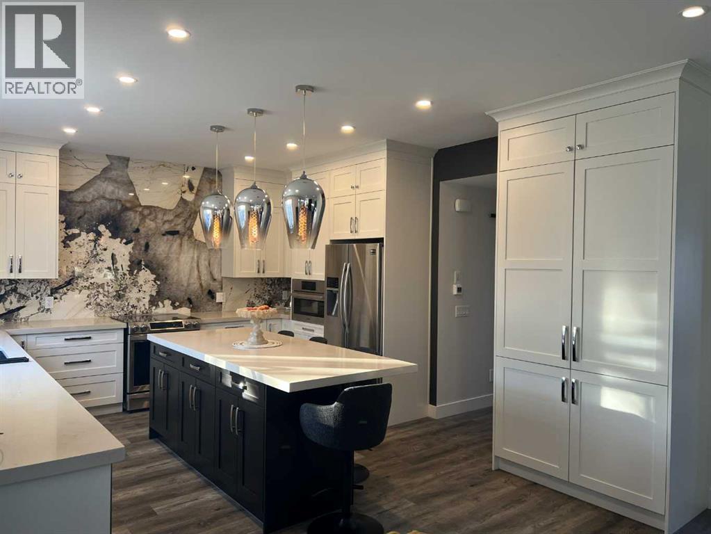 Single Family House for Sale in  Scurfield Drive NW Scenic Acres Calgary 