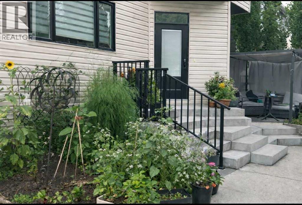 Single Family House for Sale in  Scurfield Drive NW Scenic Acres Calgary 