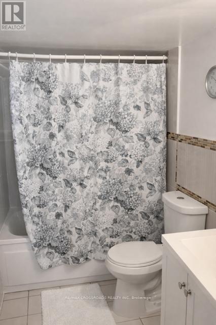 #209 8 SILVERBELLE GROVE - 14