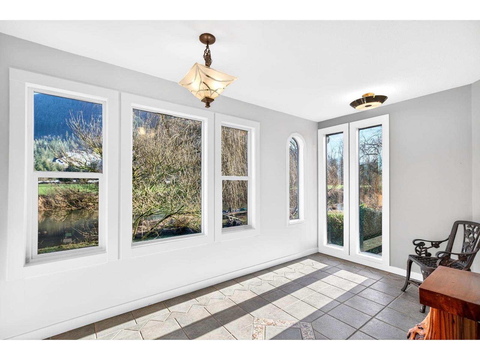 10148 MOUNTAINVIEW ROAD, Mission