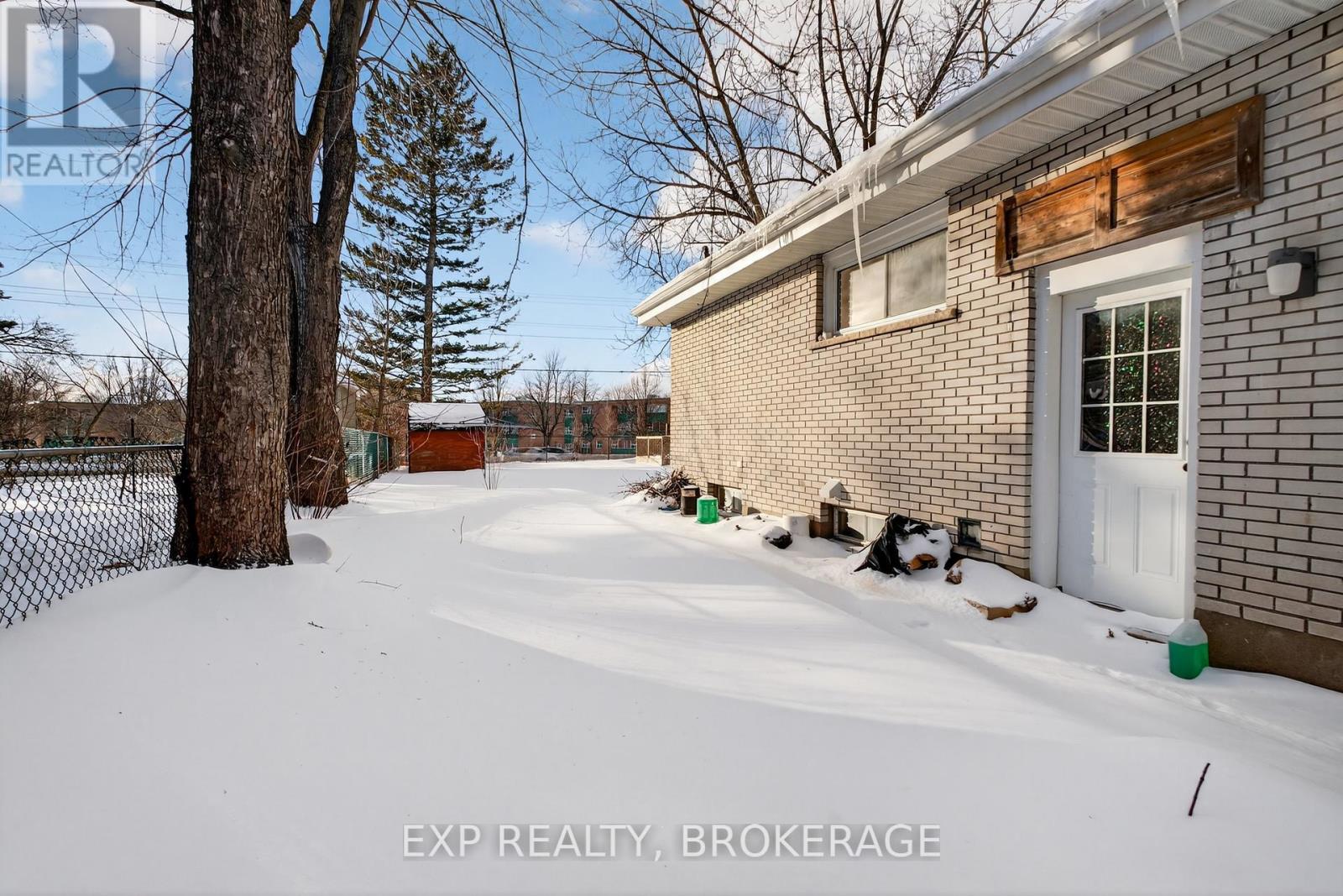 340 PALACE ROAD - 24