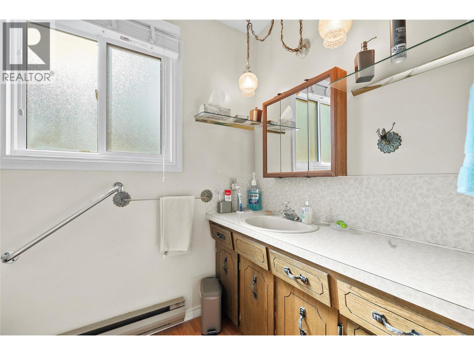 1225 Bay Drive, Chase