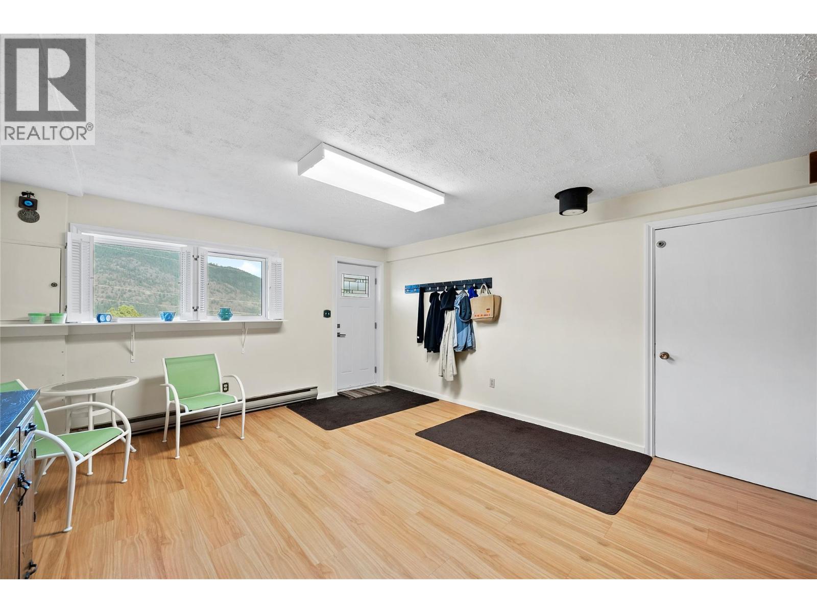 1225 Bay Drive, Chase