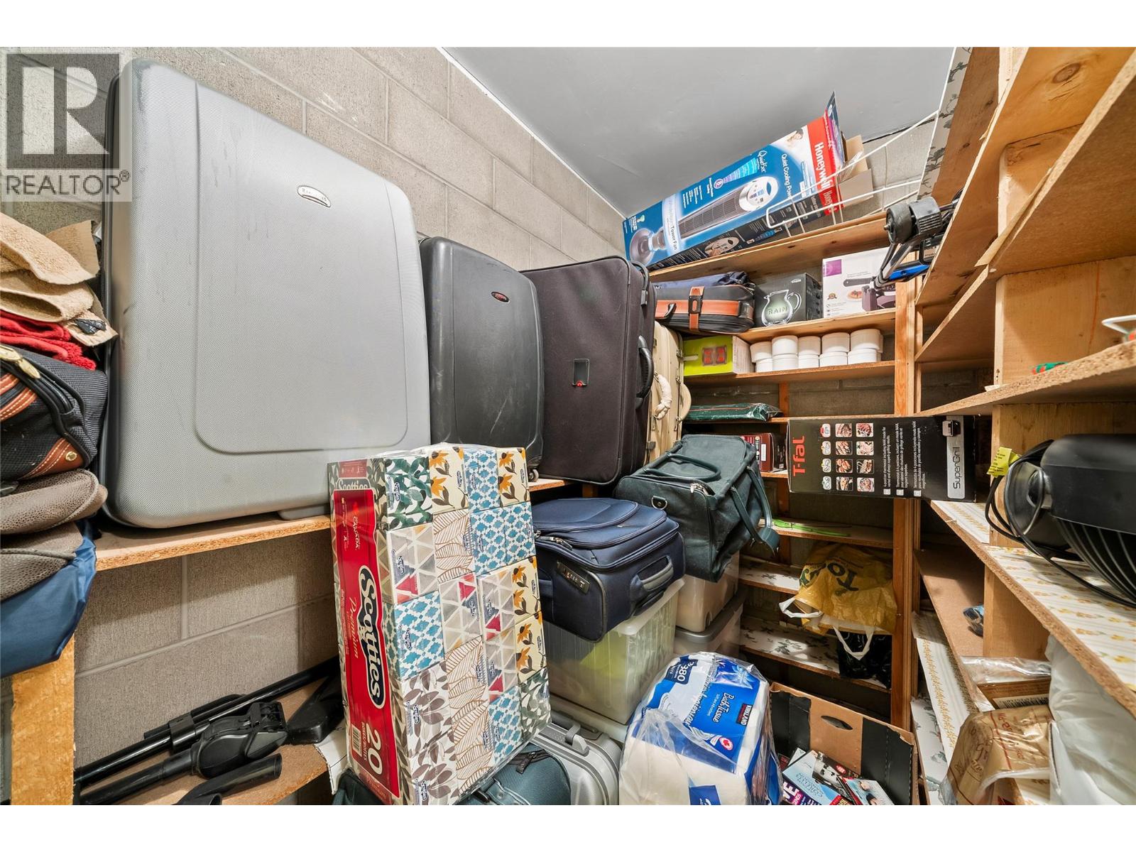 1225 Bay Drive, Chase