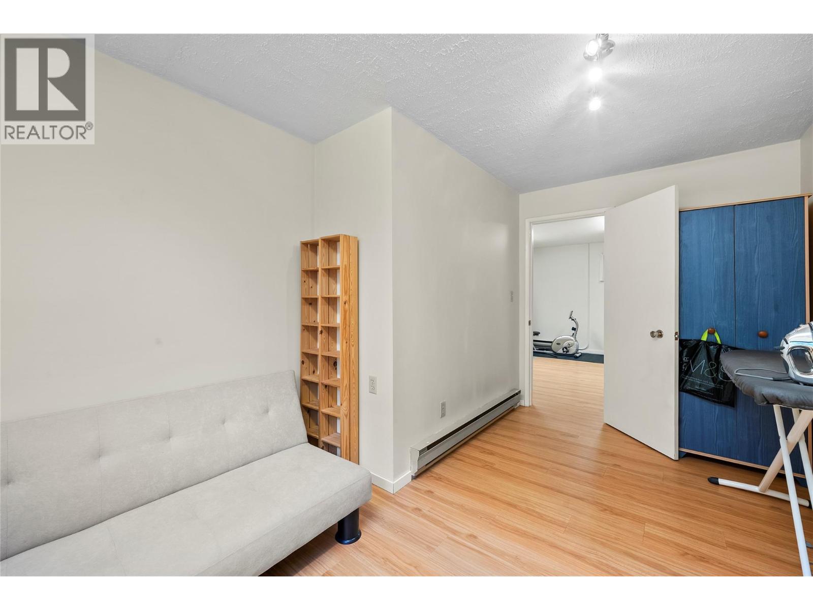 1225 Bay Drive, Chase