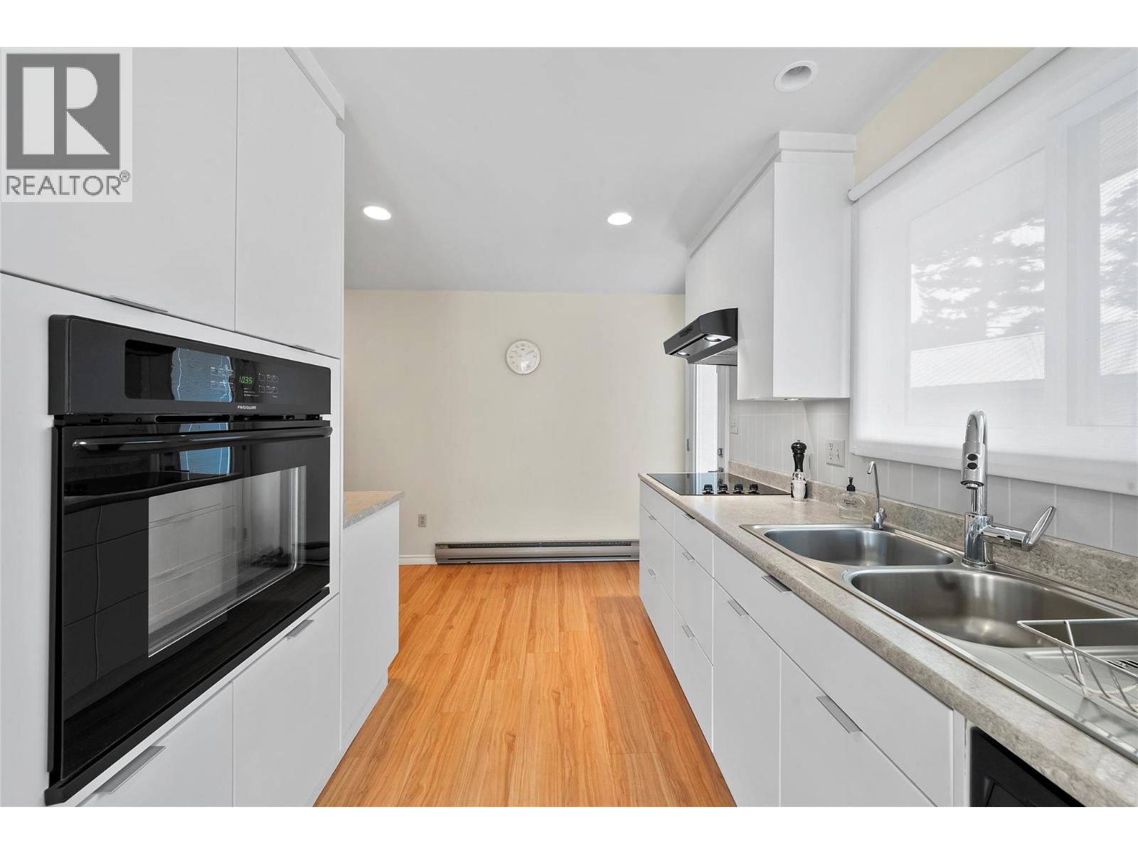 1225 Bay Drive, Chase