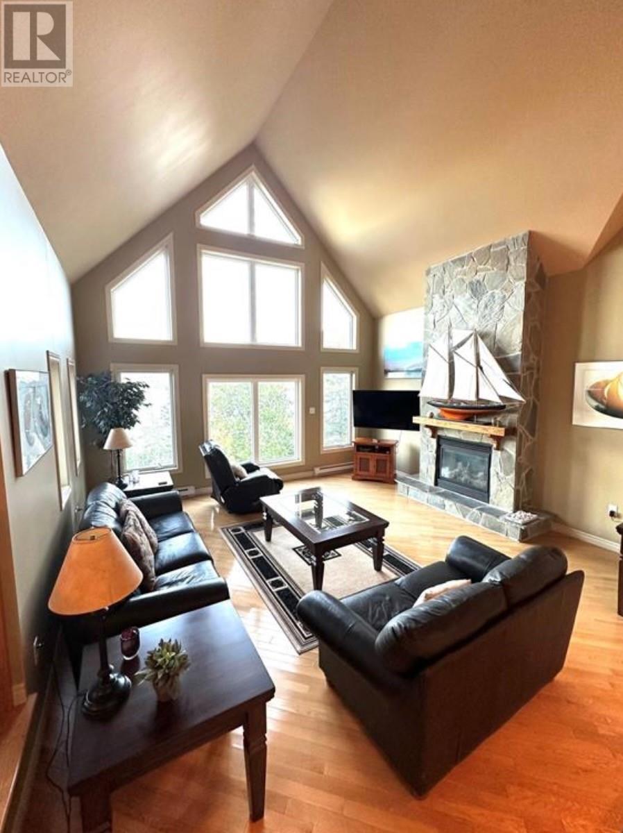 60 Lakeview Drive - 11
