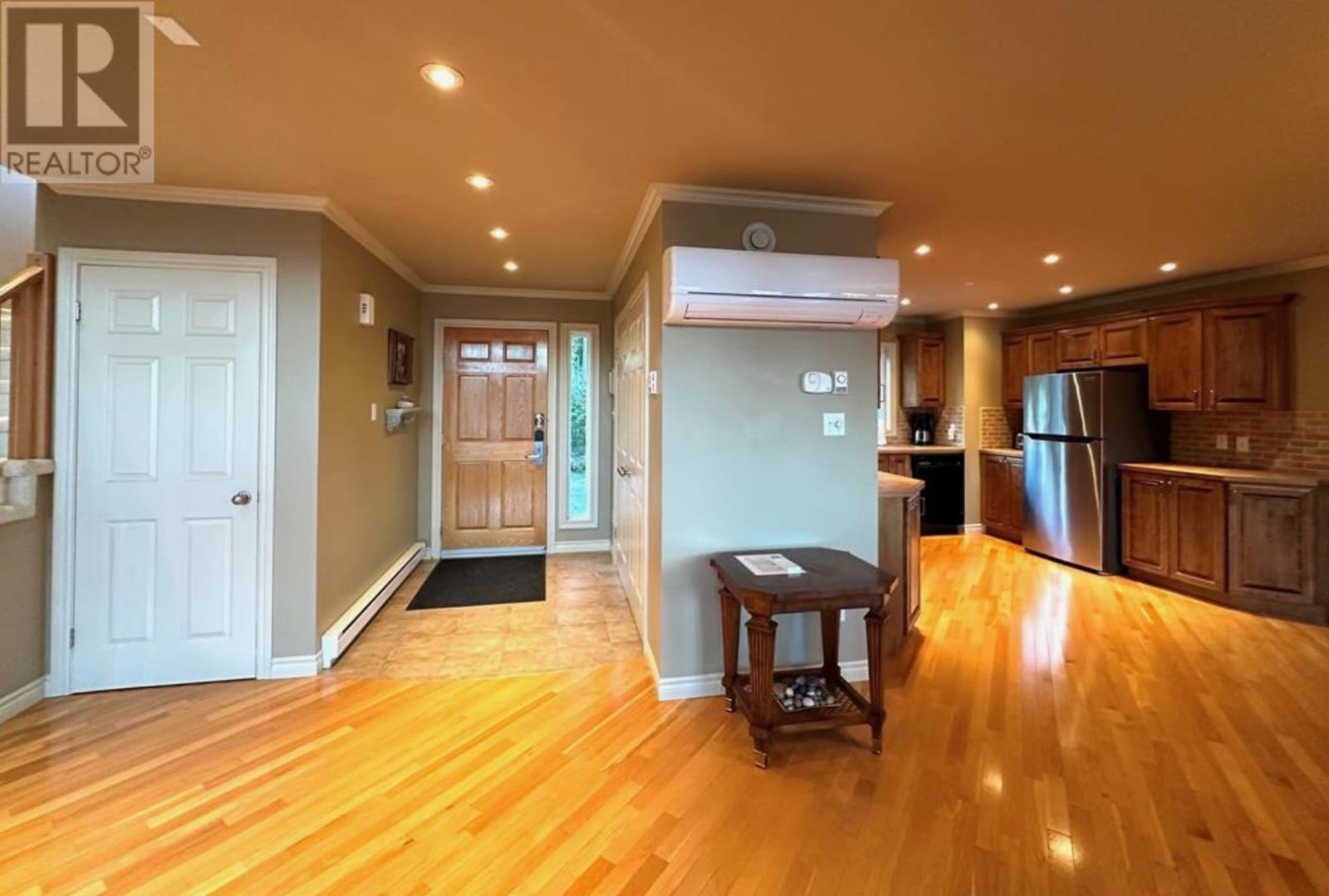 60 Lakeview Drive - 4