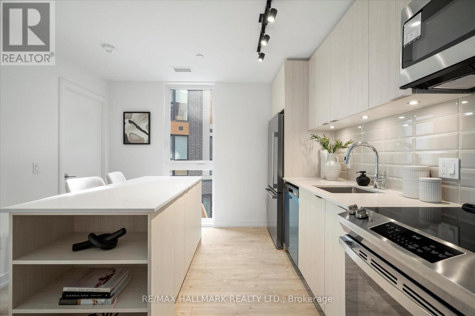 #3 170 CLONMORE AVENUE - 12