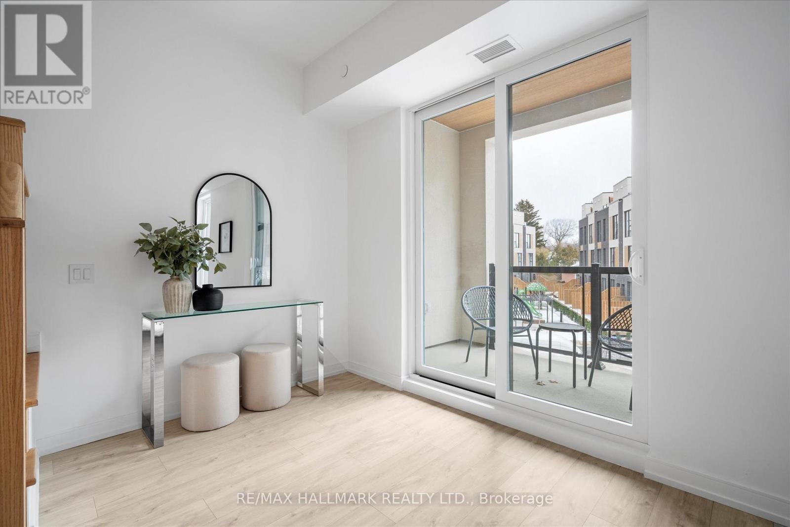 #3 170 CLONMORE AVENUE - 20