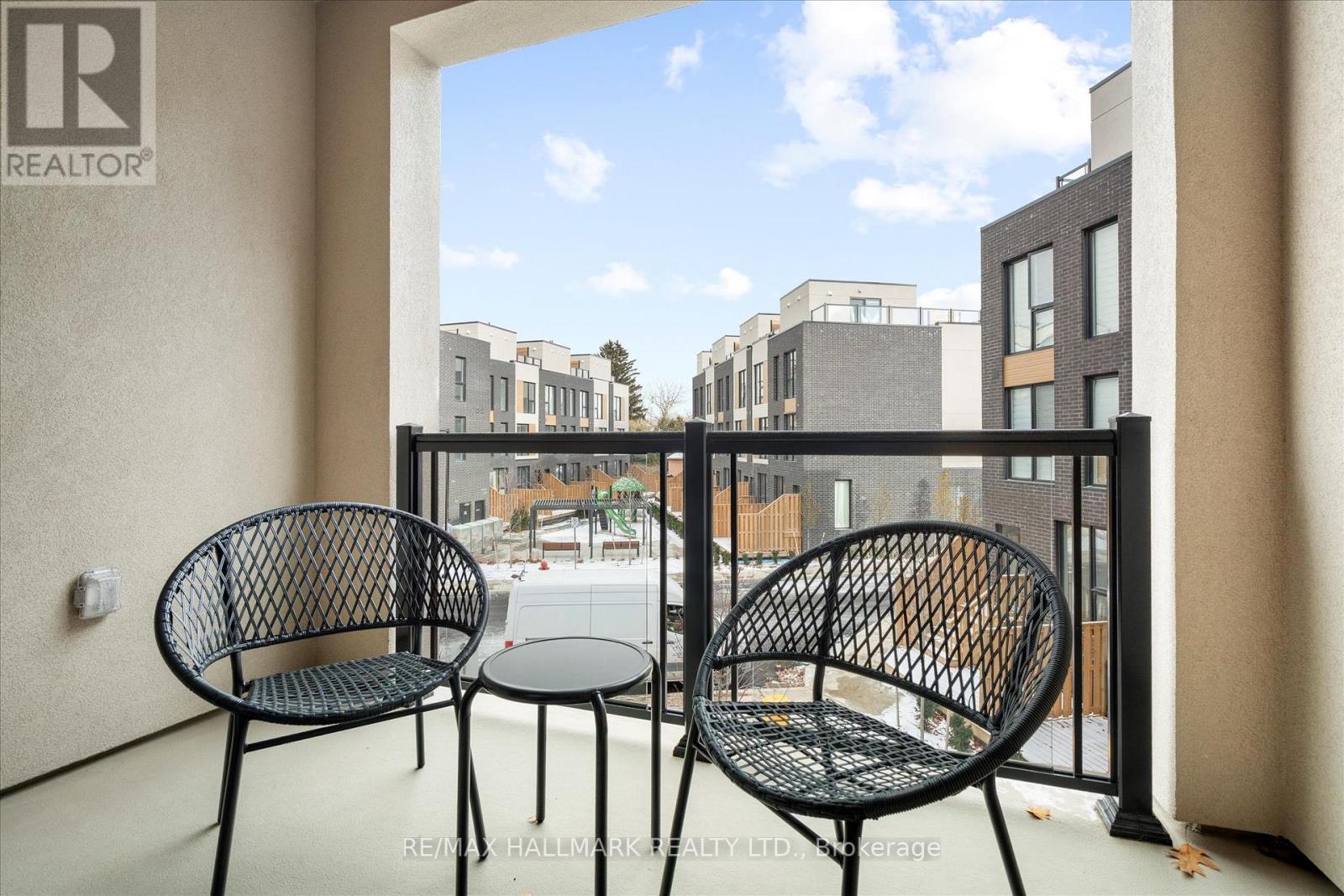 #3 170 CLONMORE AVENUE - 21