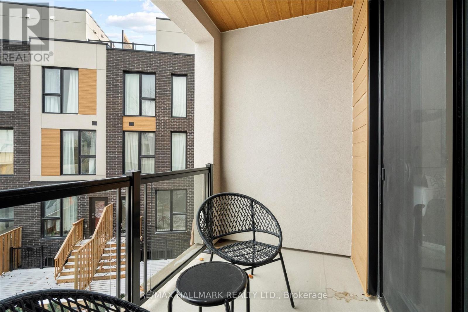 #3 170 CLONMORE AVENUE - 22
