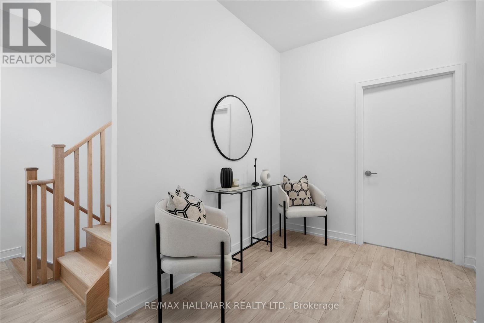 #3 170 CLONMORE AVENUE - 25