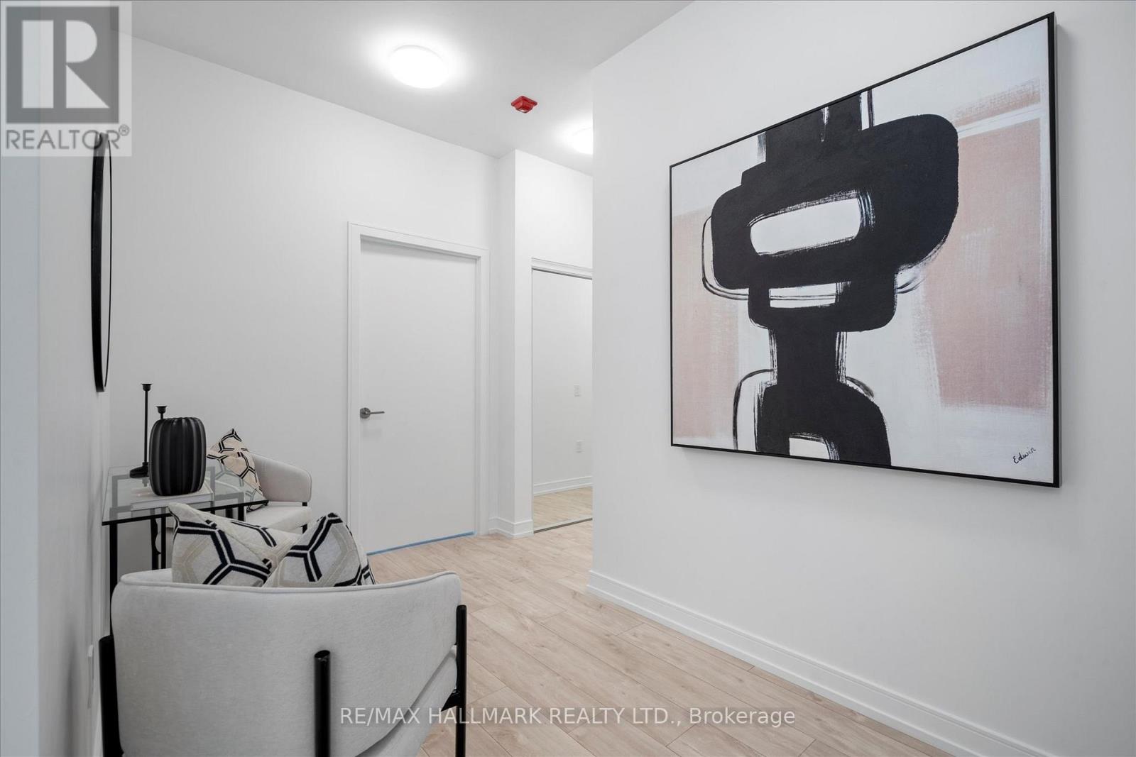 #3 170 CLONMORE AVENUE - 26