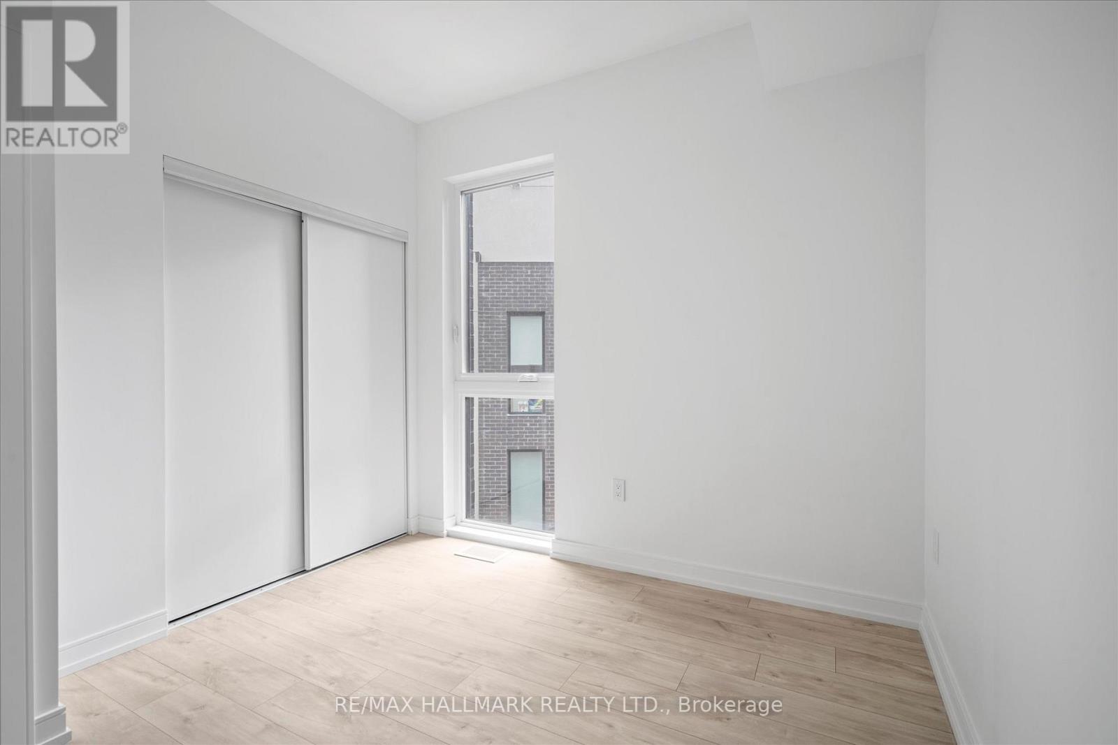 #3 170 CLONMORE AVENUE - 33