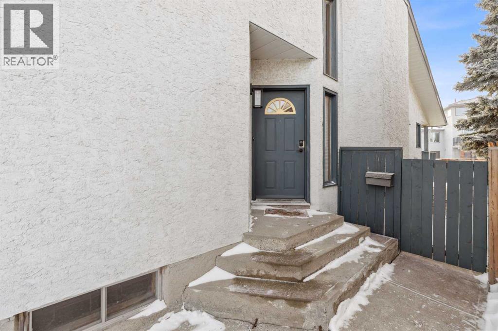 Single Family House for Sale in  Edgebrook Road NW Edgemont Calgary 