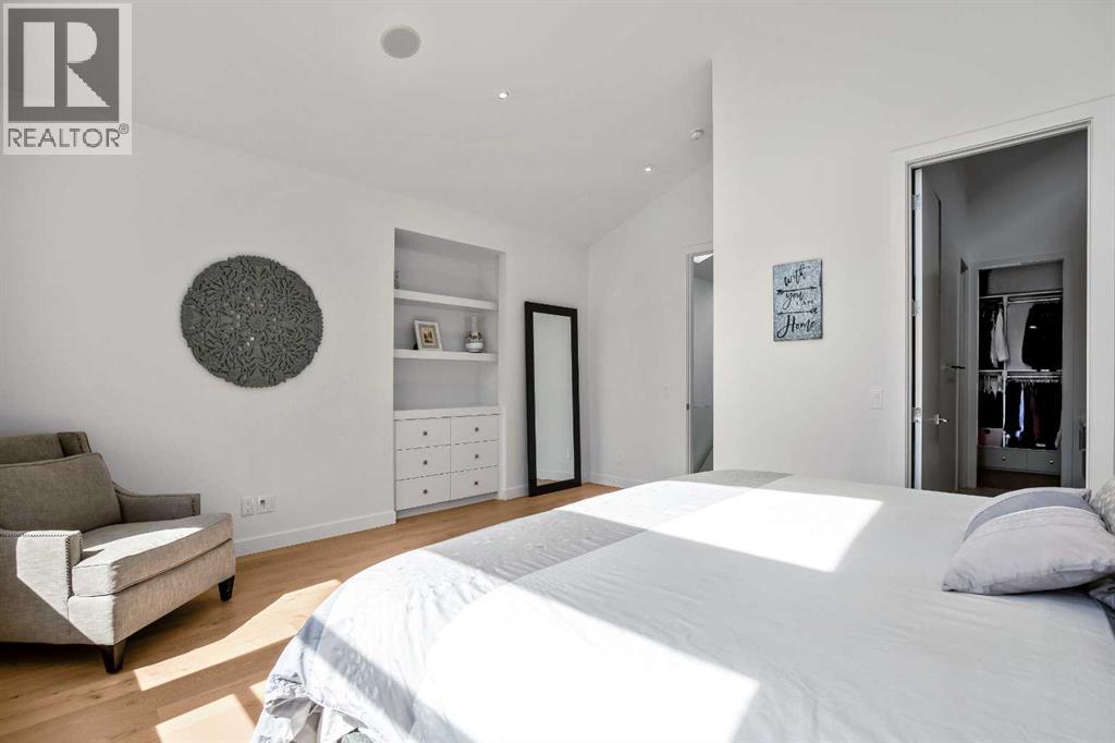 Single Family House for Sale in   Avenue SW North Glenmore Park Calgary 