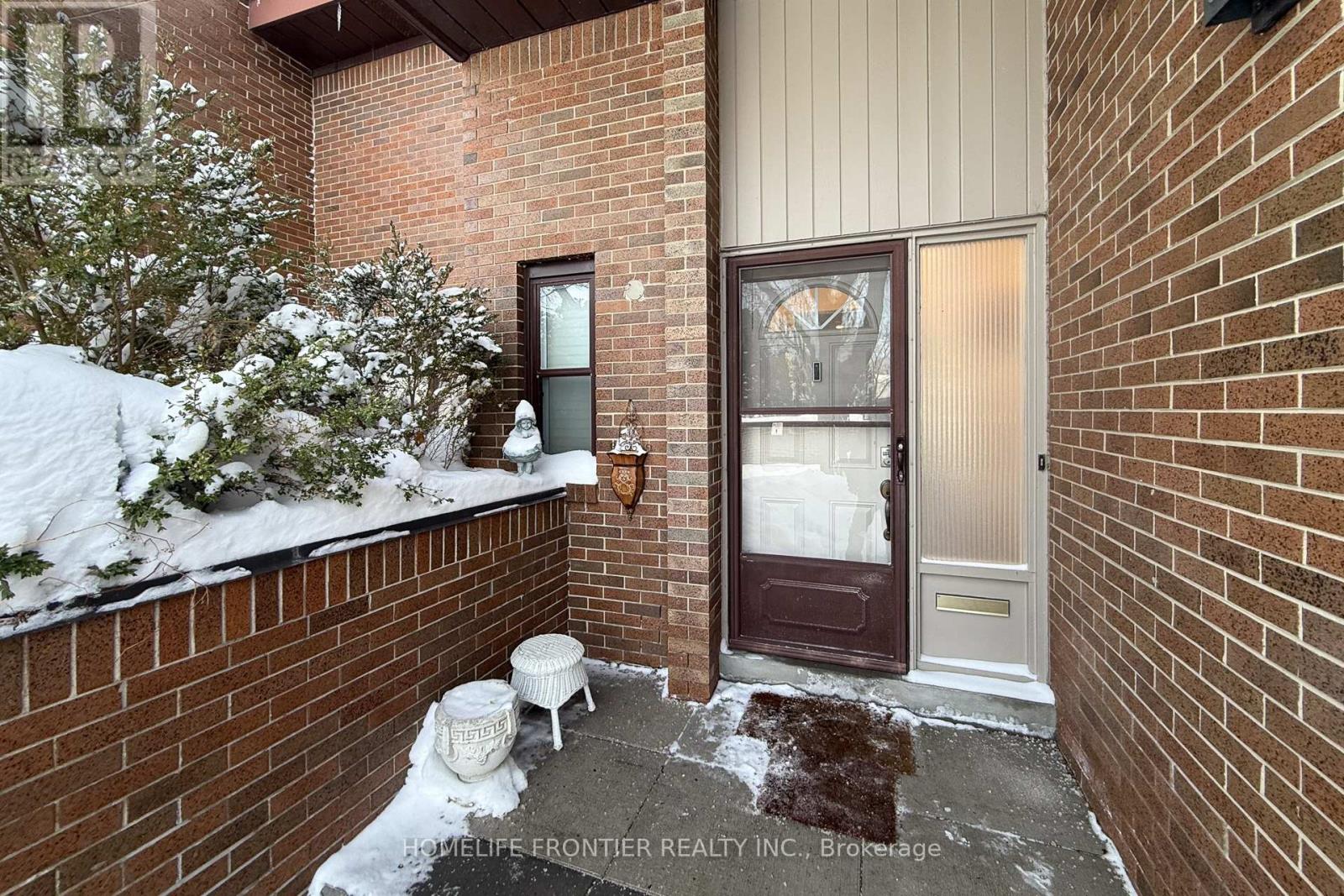 64 FLAMING ROSEWAY - Photo 5 of 49, Toronto (Willowdale East), Ontario