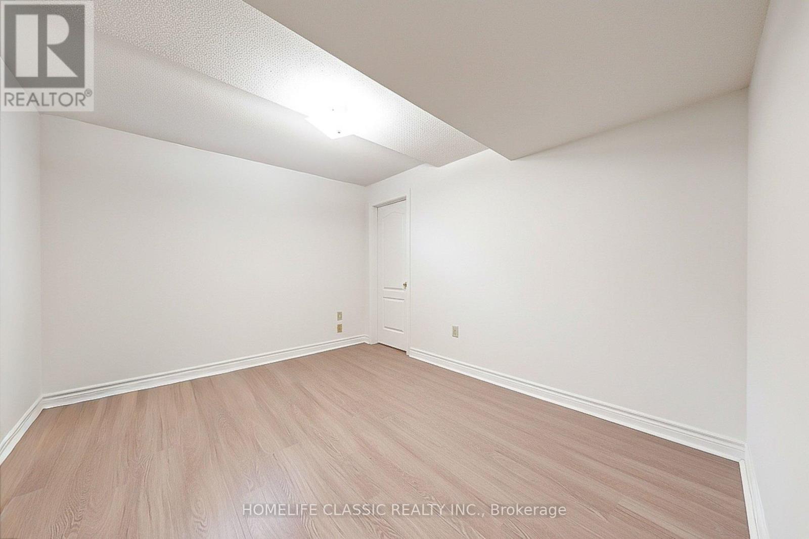 50 OAKHURST DRIVE - 38
