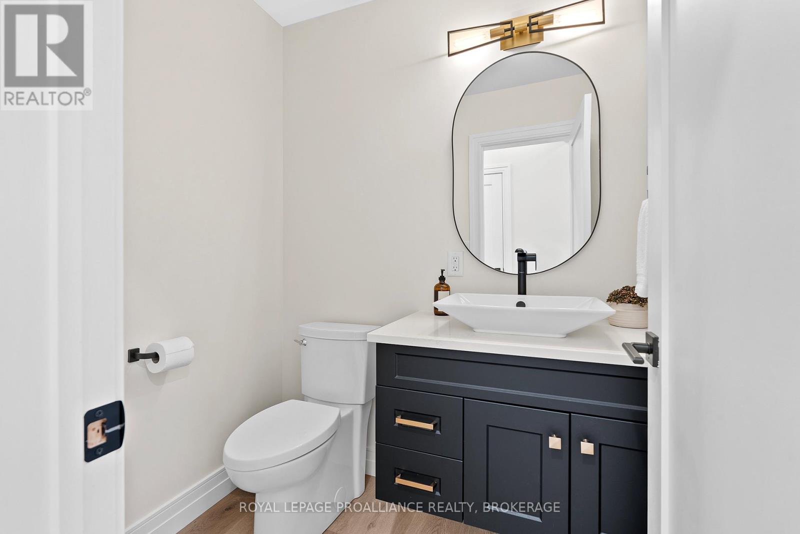 832 WINDERMERE DRIVE - 20