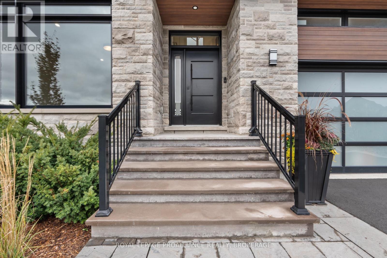 832 WINDERMERE DRIVE - 3
