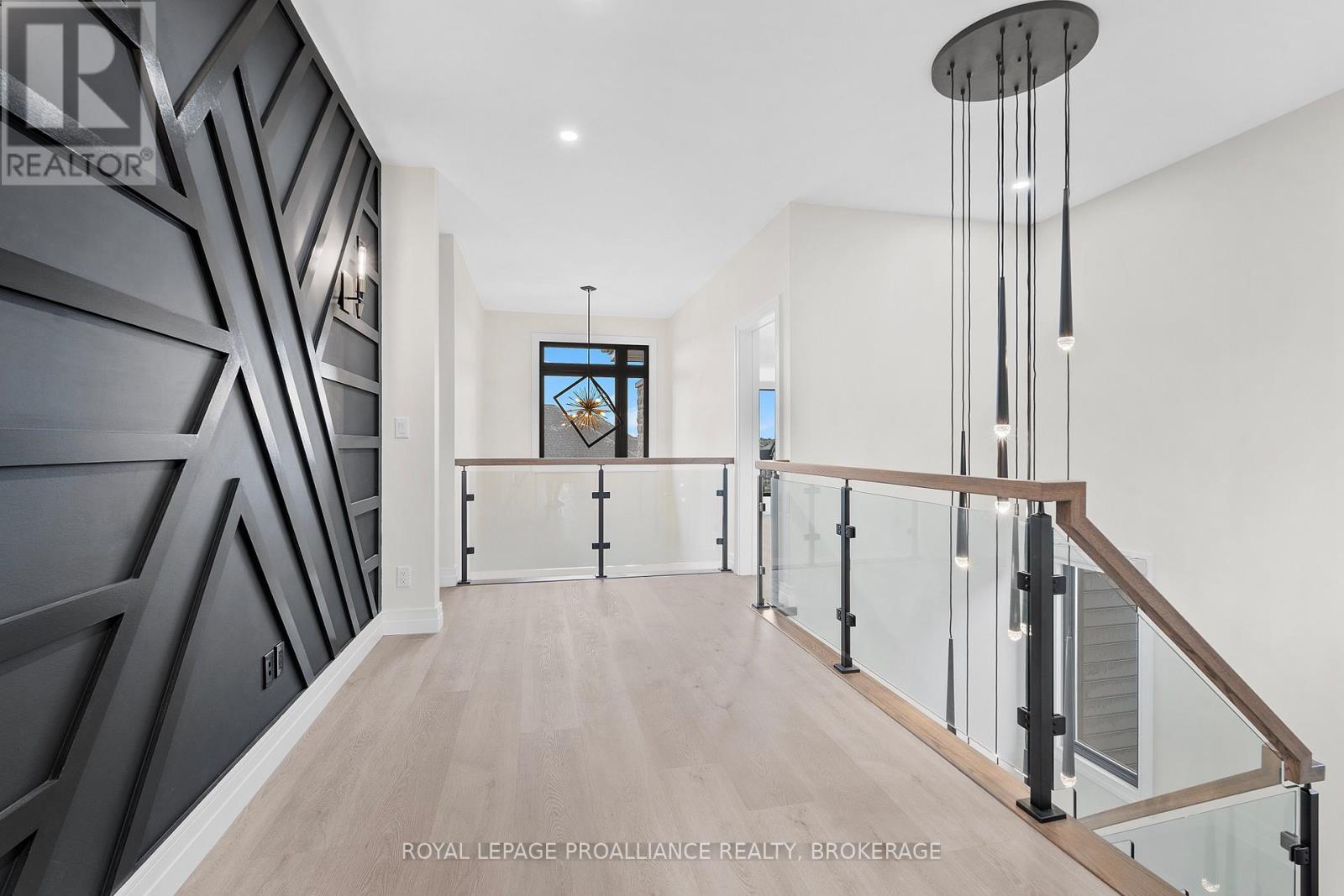 832 WINDERMERE DRIVE - 34