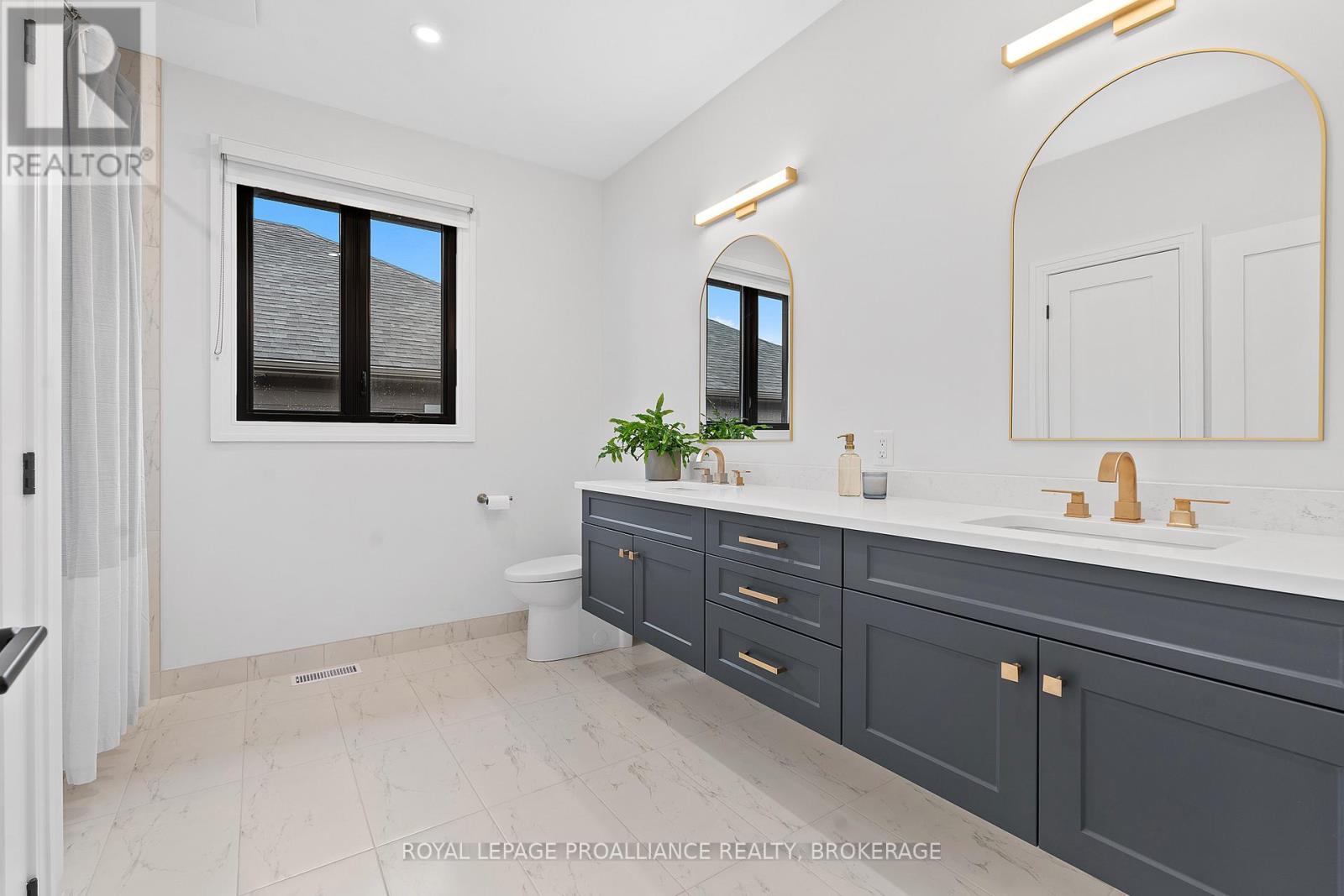 832 WINDERMERE DRIVE - 36