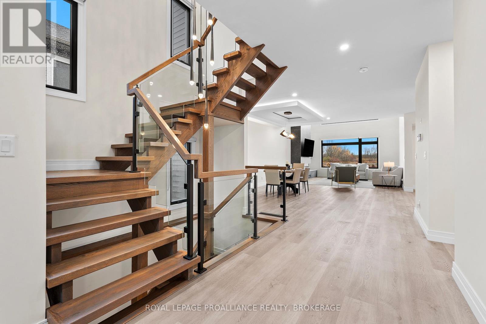 832 WINDERMERE DRIVE - 4