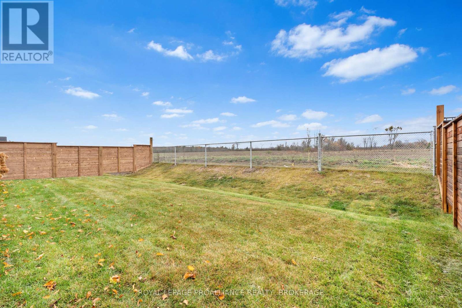 832 WINDERMERE DRIVE - 46