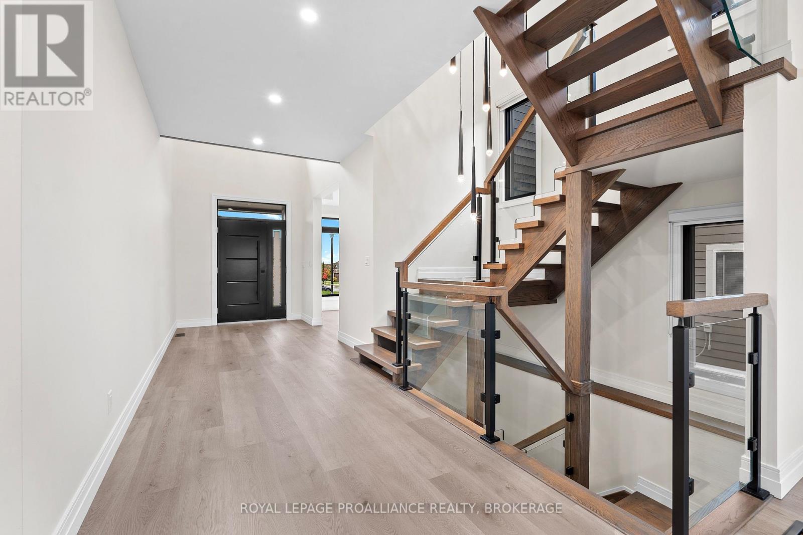 832 WINDERMERE DRIVE - 5