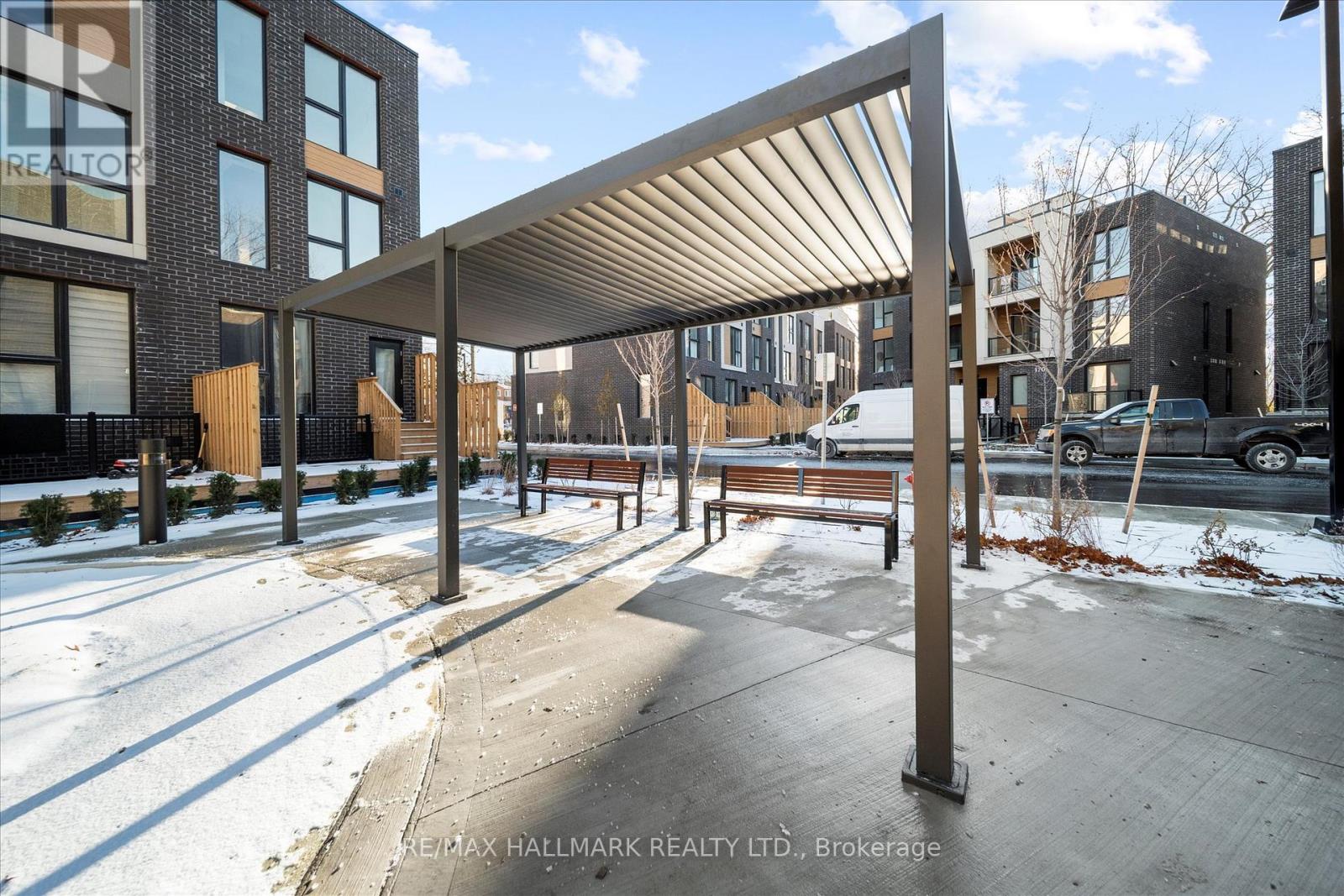 #9 180 CLONMORE AVENUE - 4