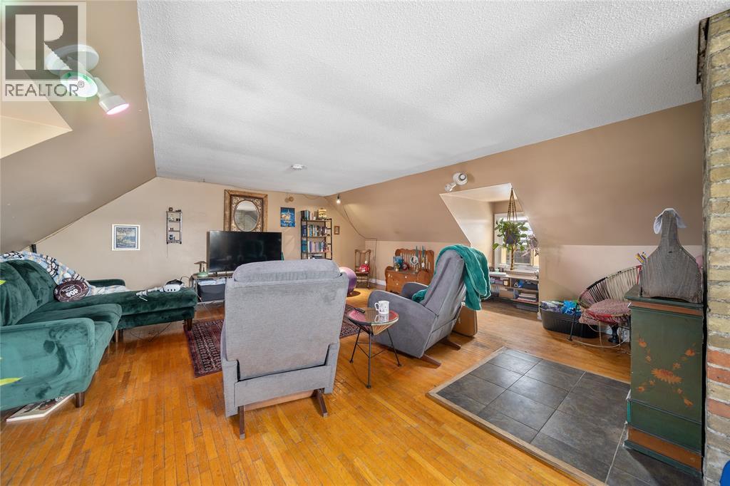 169 CHRISTINA STREET South - 8