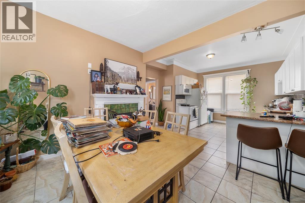 169 CHRISTINA STREET South - 21