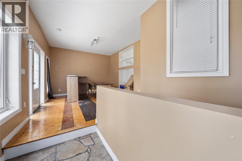 169 CHRISTINA STREET South - 27