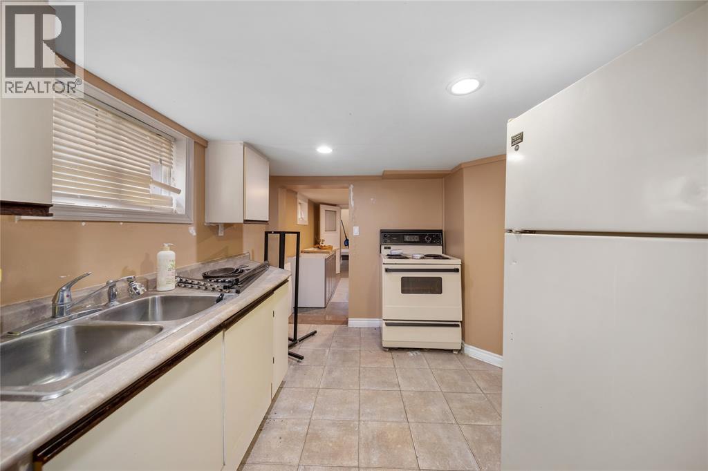 169 CHRISTINA STREET South - 33