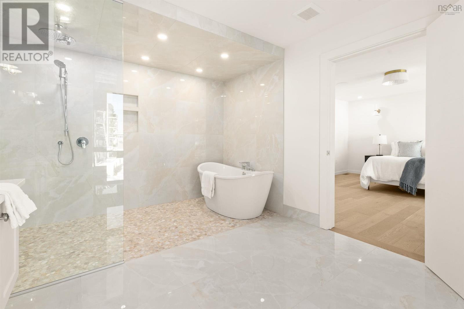 Property 28 of 48 of 112 Samaa Court