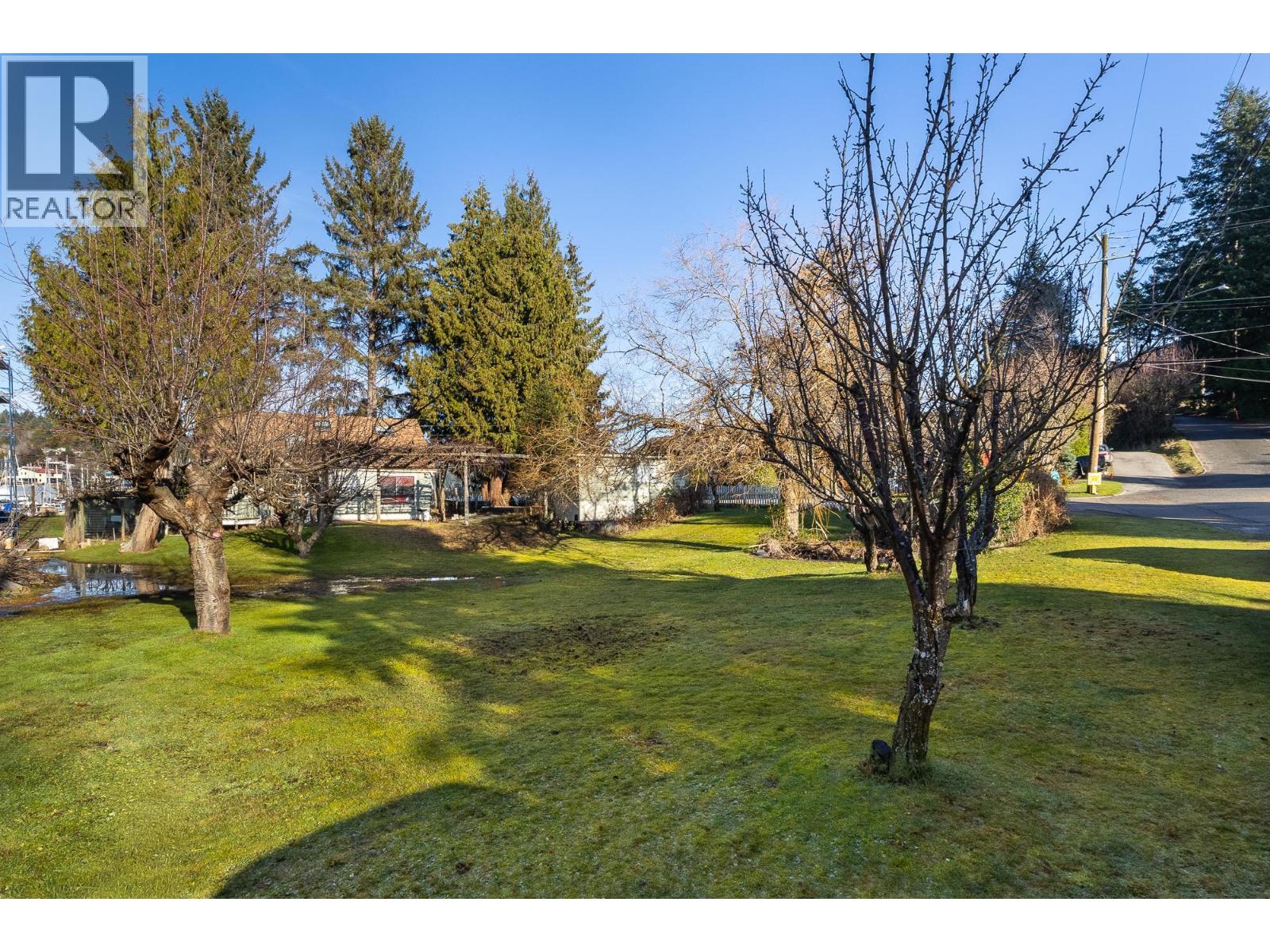 636 BAY ROAD, Gibsons