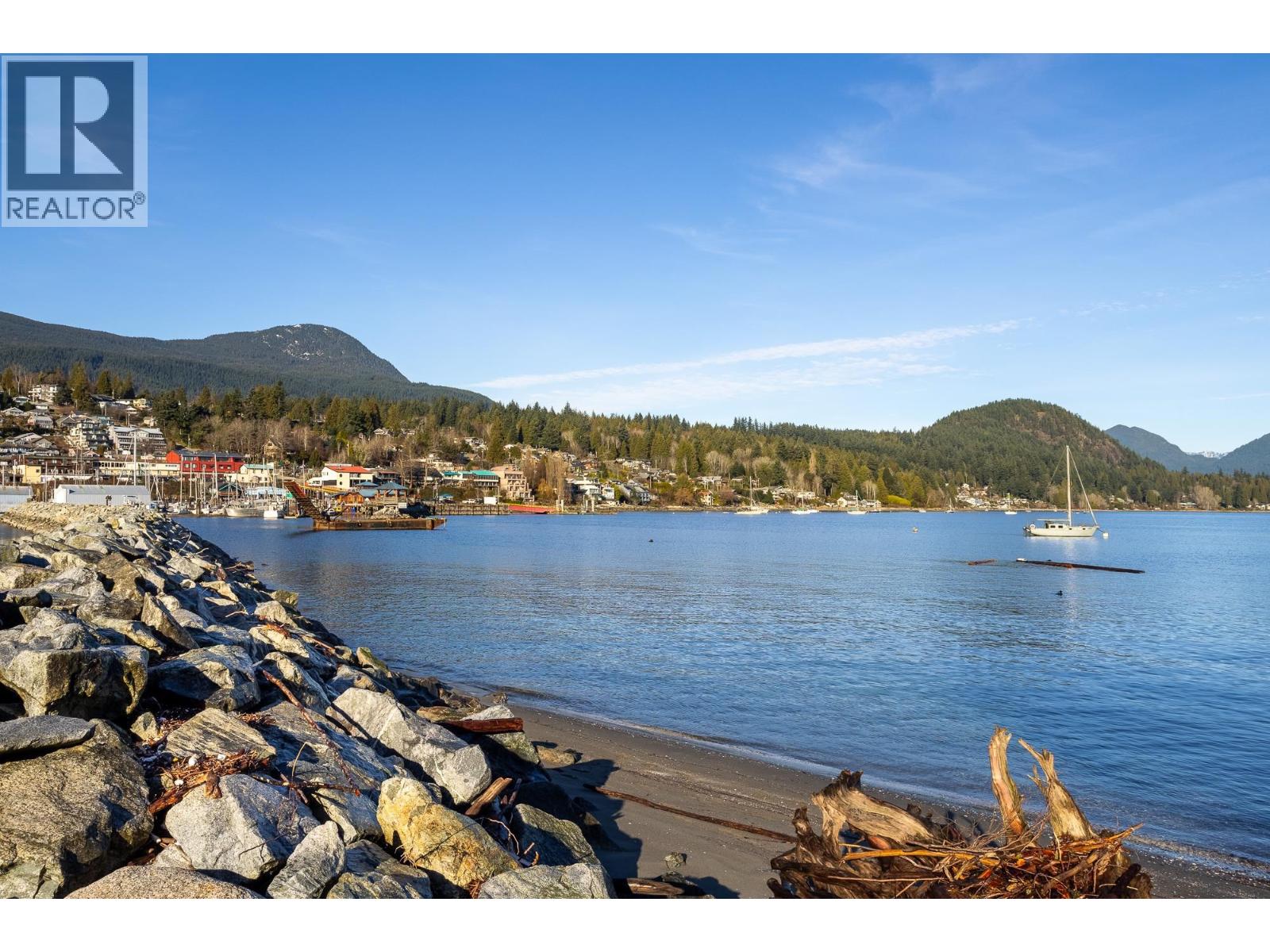 636 BAY ROAD, Gibsons