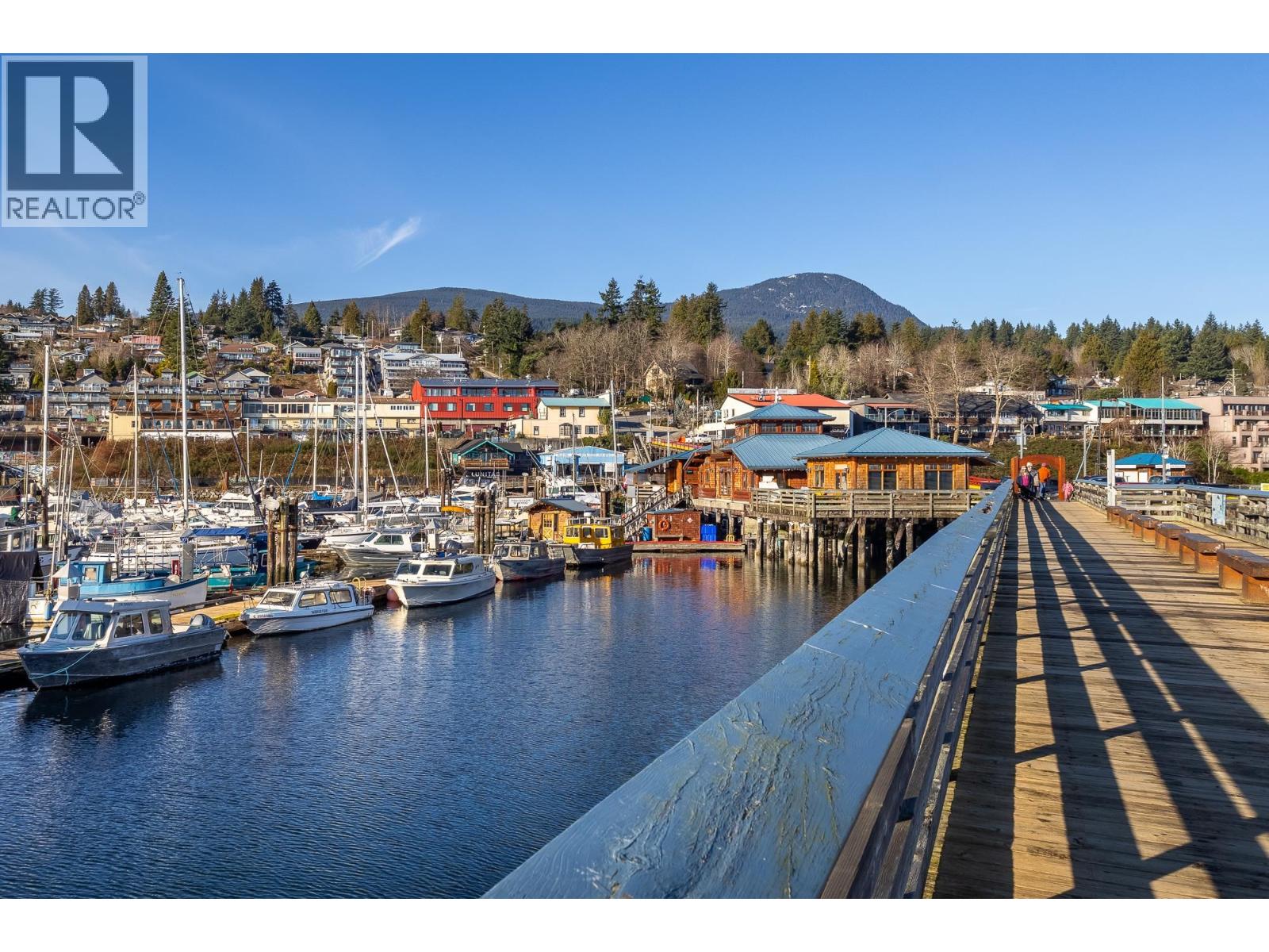636 BAY ROAD, Gibsons