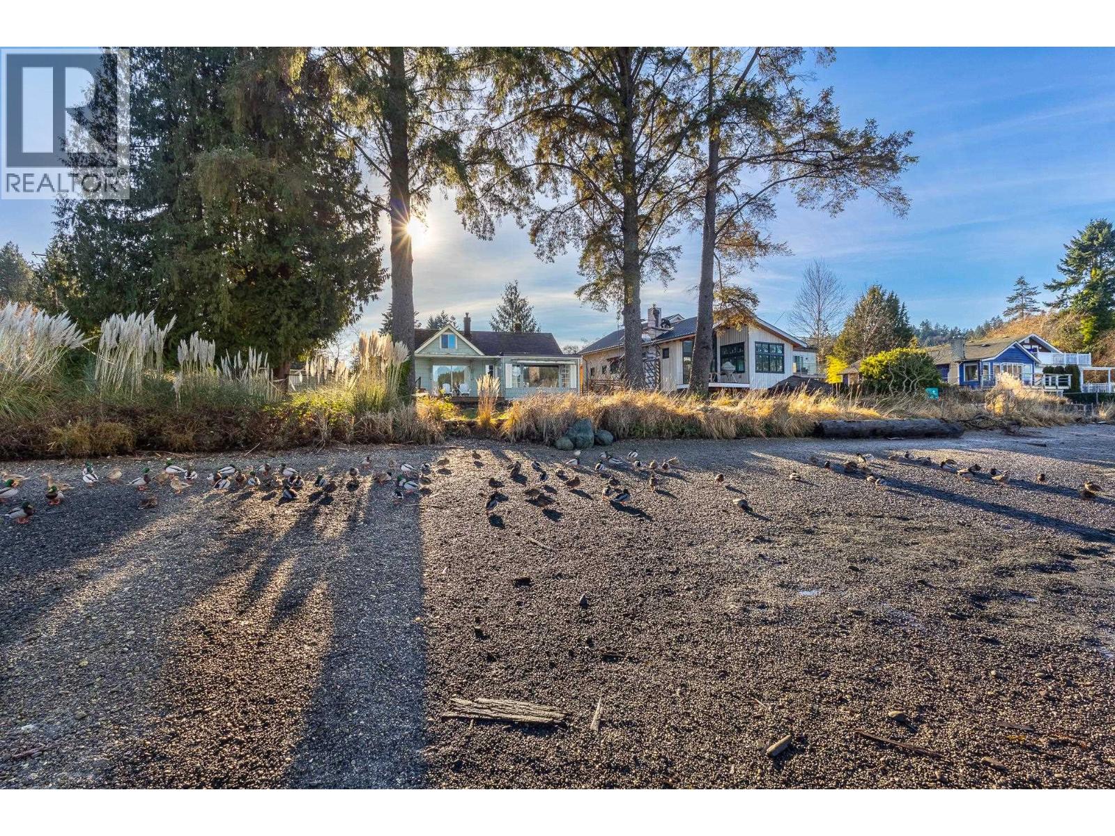 636 BAY ROAD, Gibsons